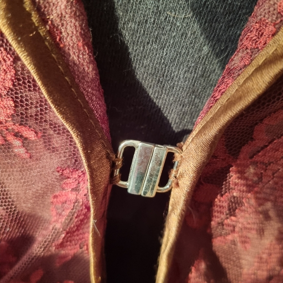 Vintage Red Lace Shirt - Picture 8 of 8